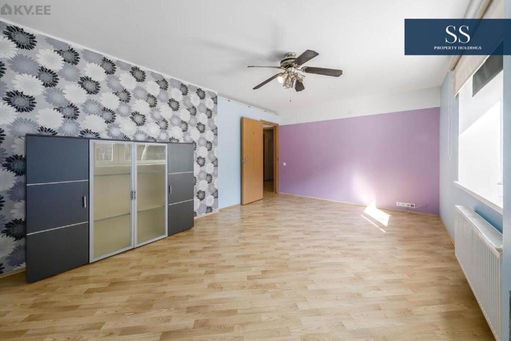 Sunny Apartment Near Bus Station Tallinn Exterior foto