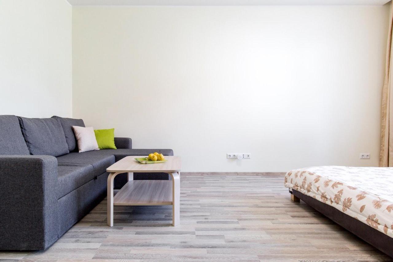 Sunny Apartment Near Bus Station Tallinn Exterior foto