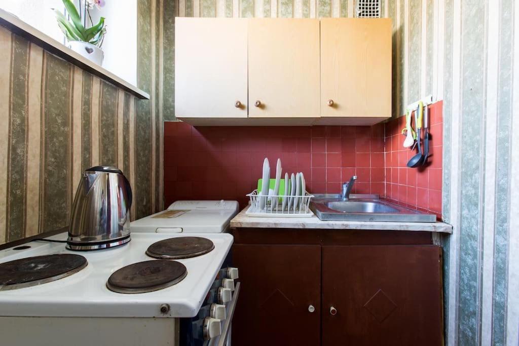 Sunny Apartment Near Bus Station Tallinn Exterior foto